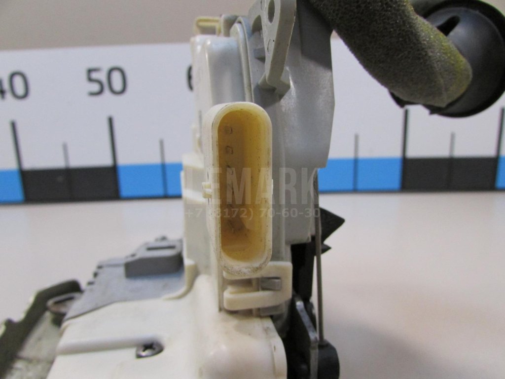 Замок двери задней правой