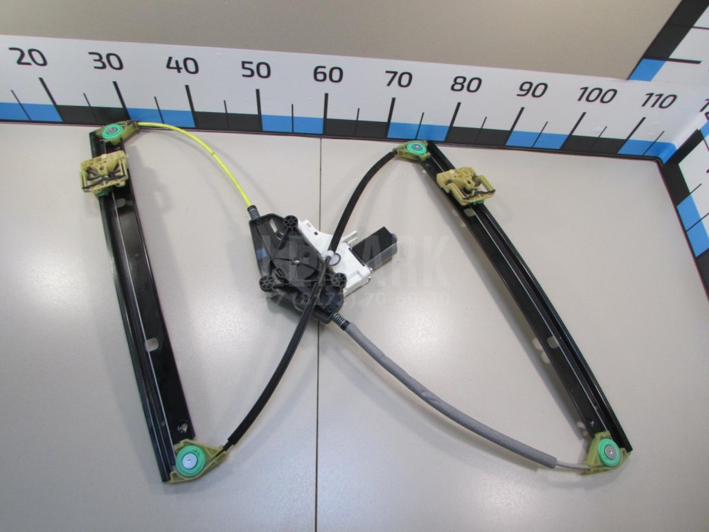 Стеклоподъемник электр. передний правый