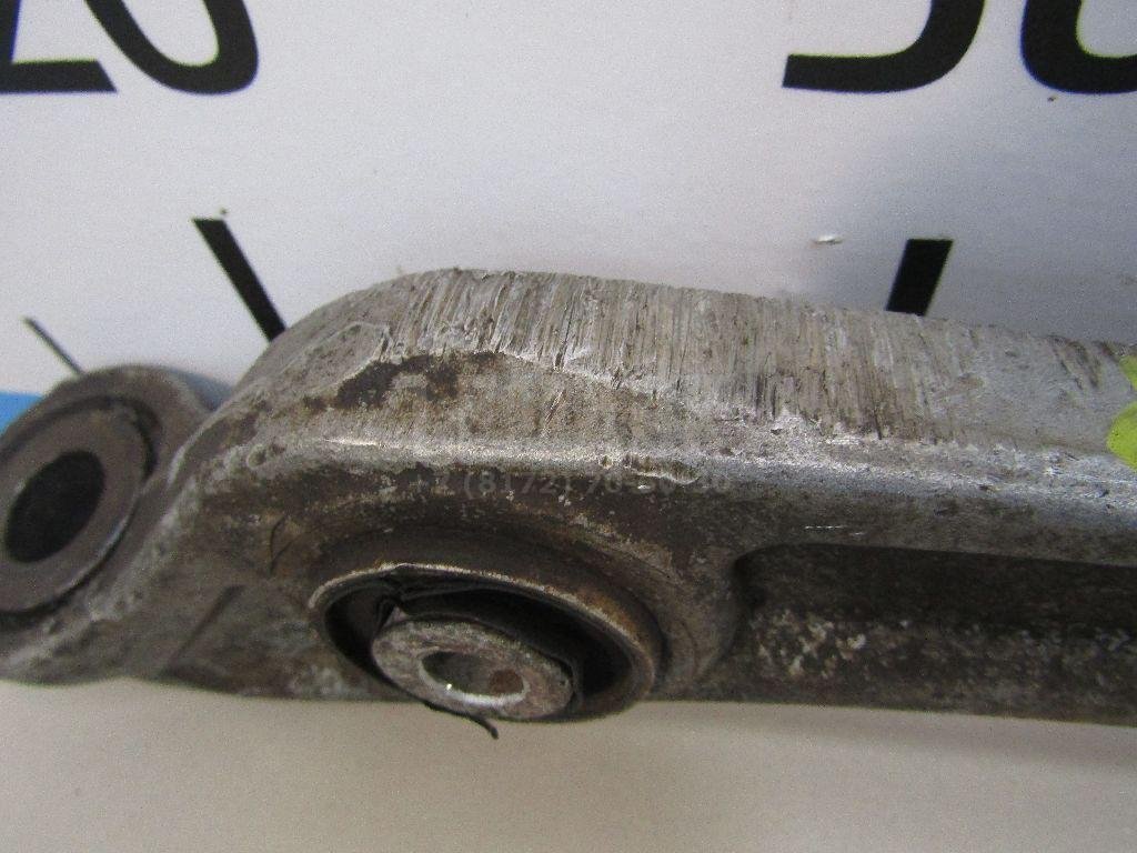 Рычаг передний нижний правый передний