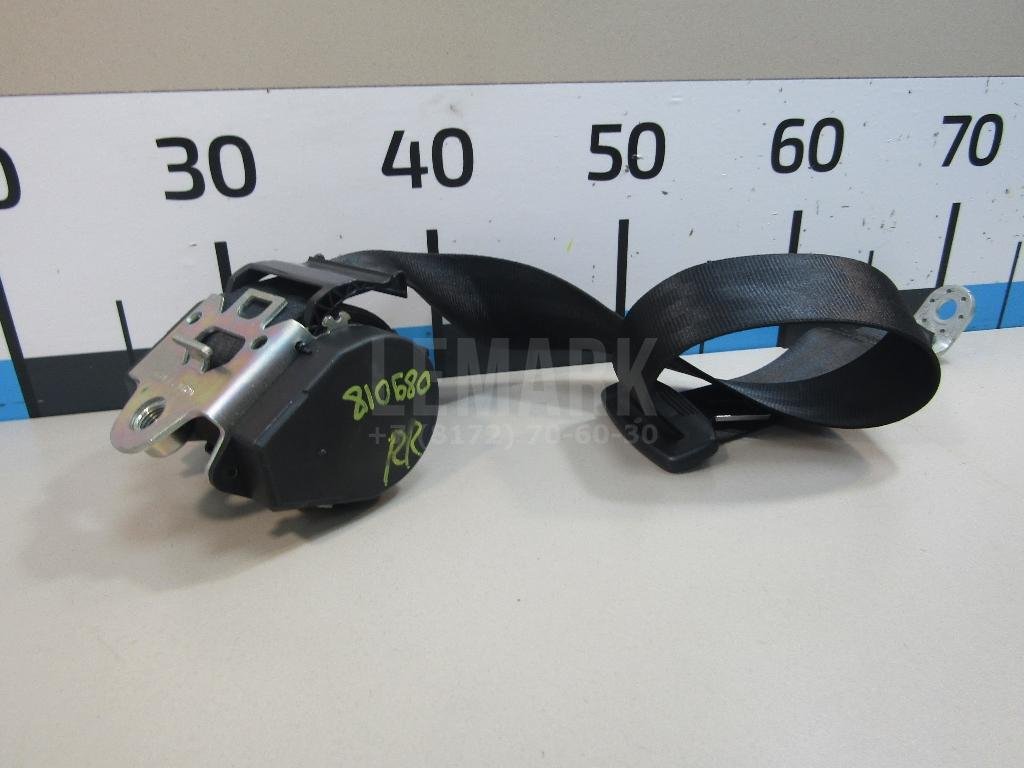 Ремень безопасности