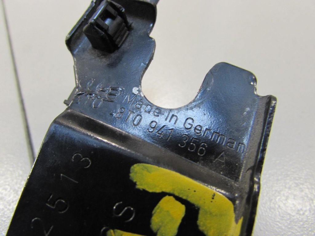 Кронштейн фар правый для  Audi A5/S5 [8F] Cabrio 2010-2016