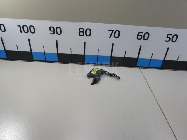 Кронштейн фар правый