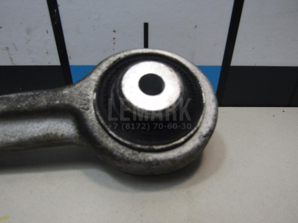 Рычаг передний верхний правый задний