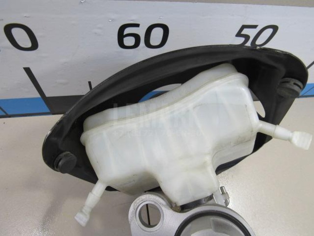 Цилиндр тормозной главный