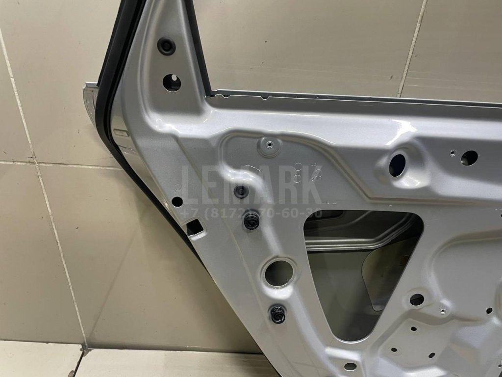 Дверь задняя левая