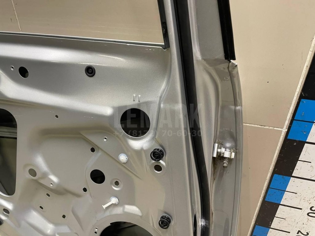 Дверь задняя левая