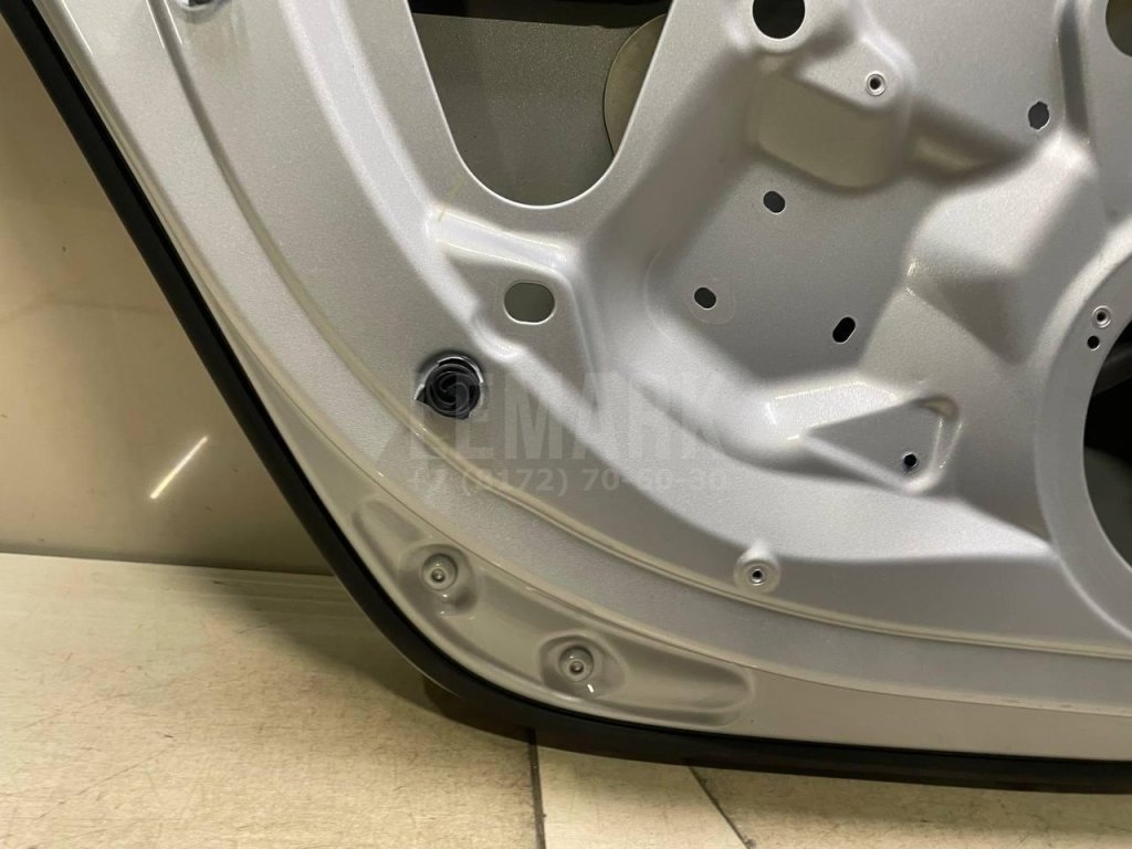 Дверь задняя левая