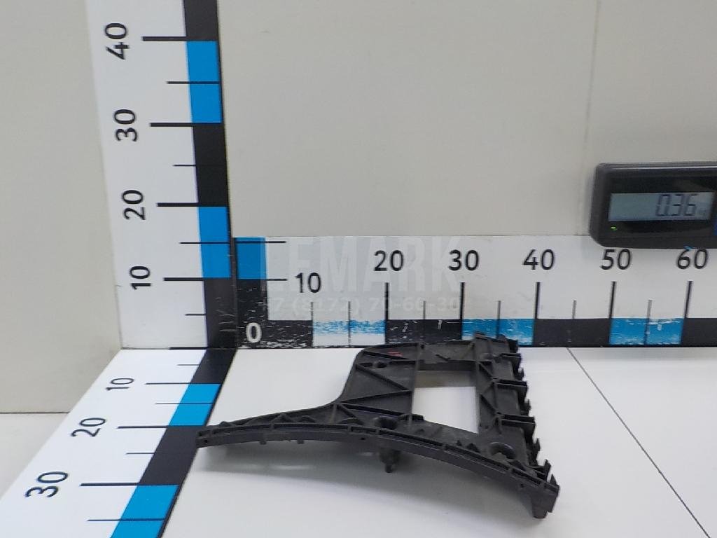 Кронштейн заднего бампера правый