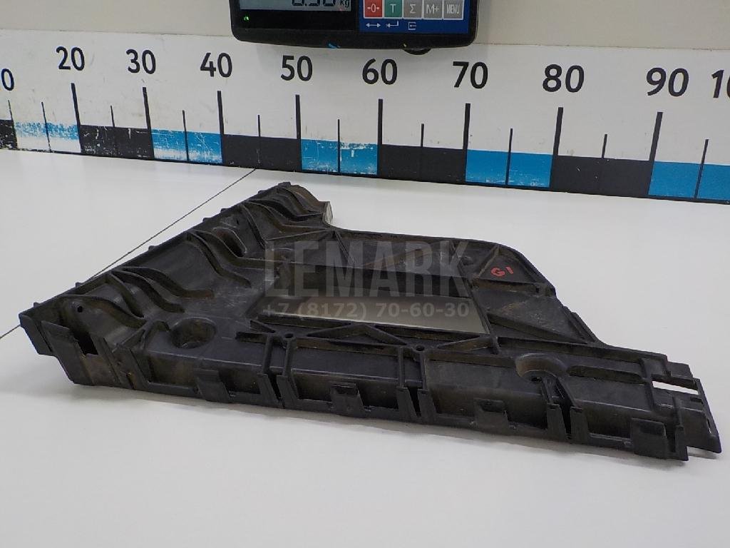 Кронштейн заднего бампера правый