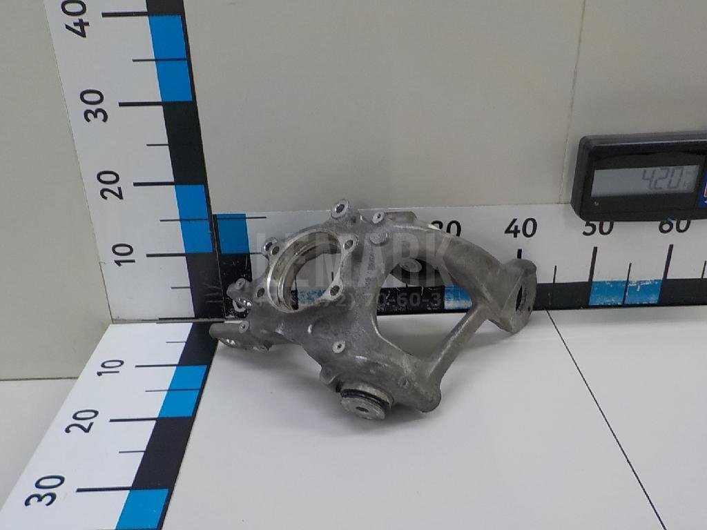 Кулак поворотный задний правый