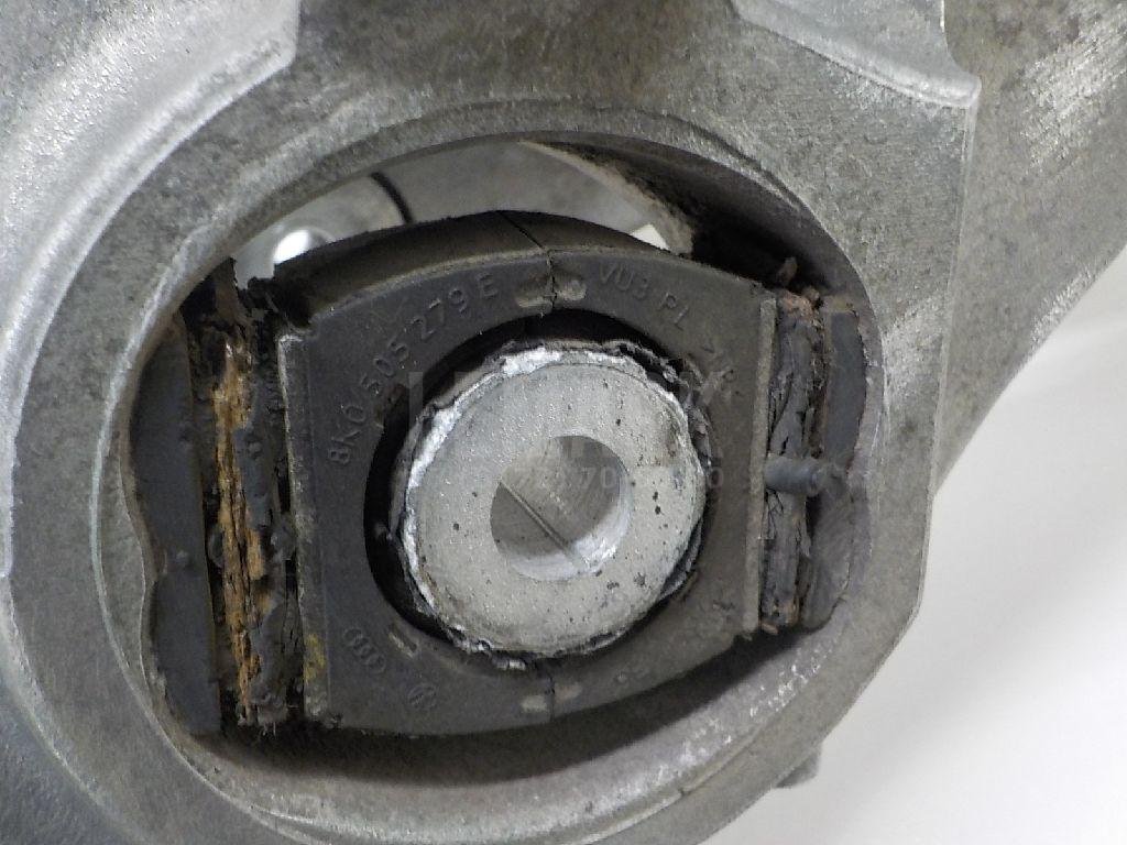 Кулак поворотный задний правый