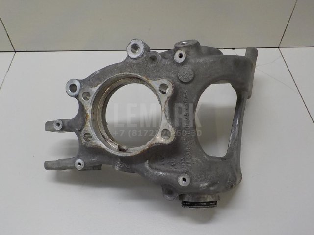 Кулак поворотный задний правый