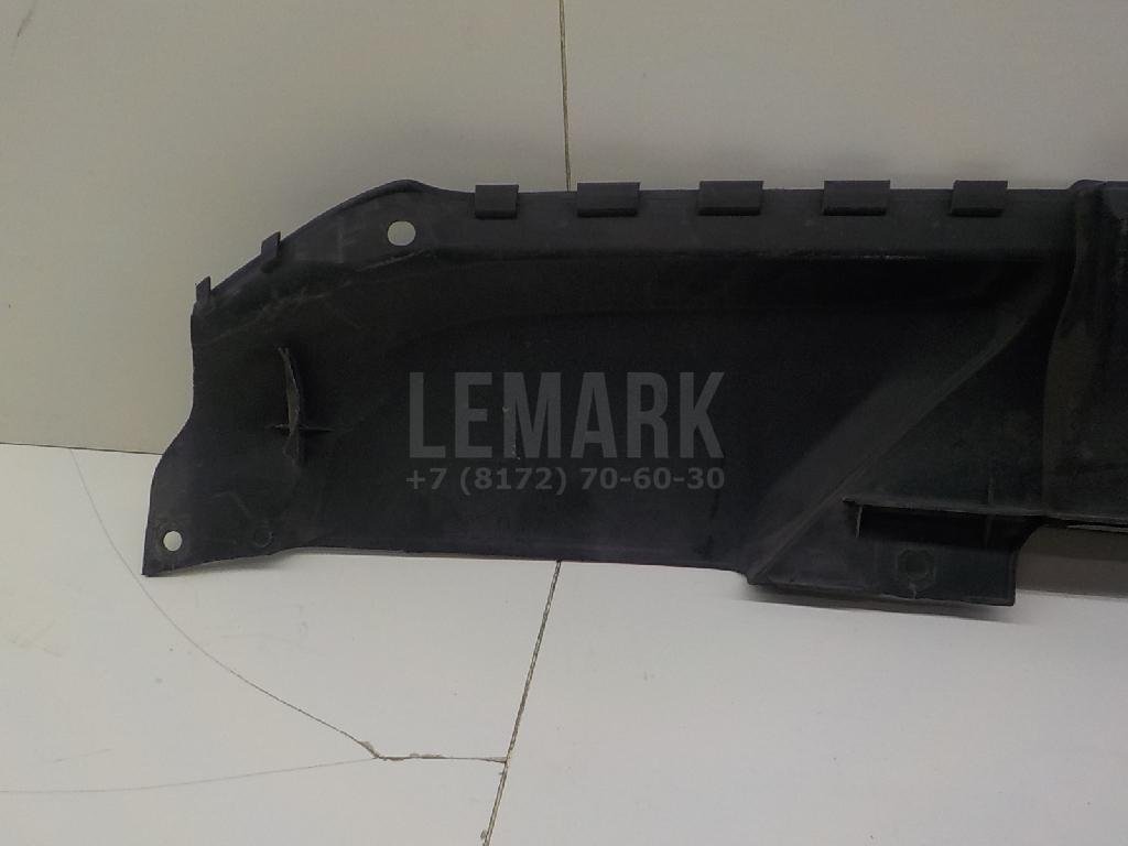 Кожух замка капота