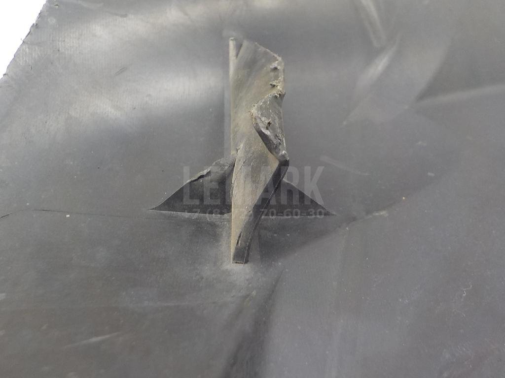 Кожух замка капота