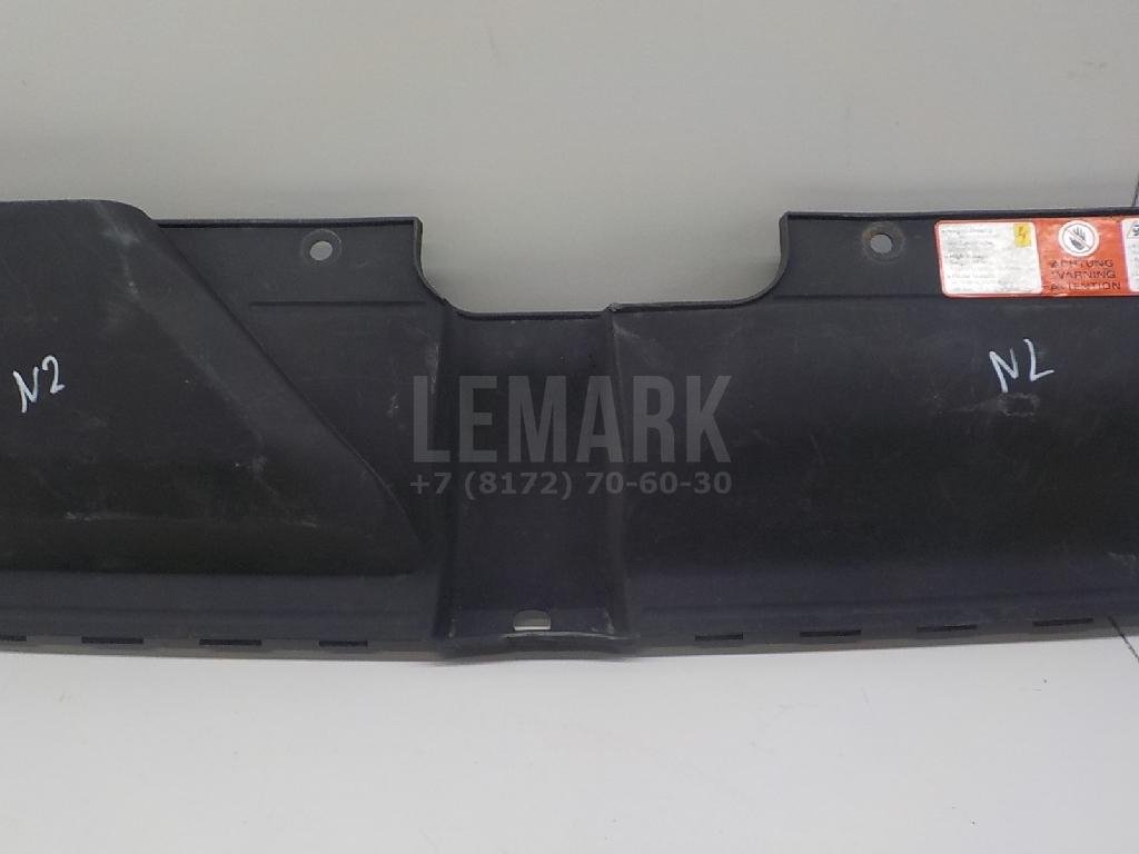 Кожух замка капота