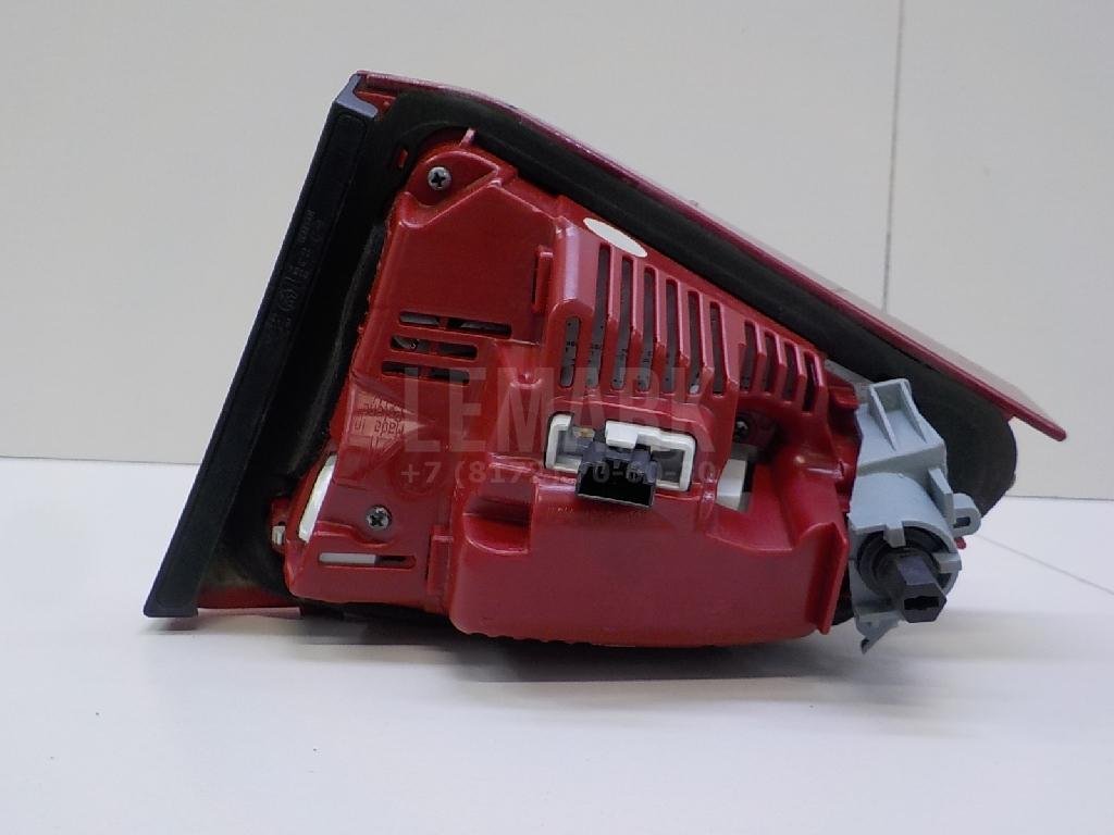 Фонарь задний внутренний левый