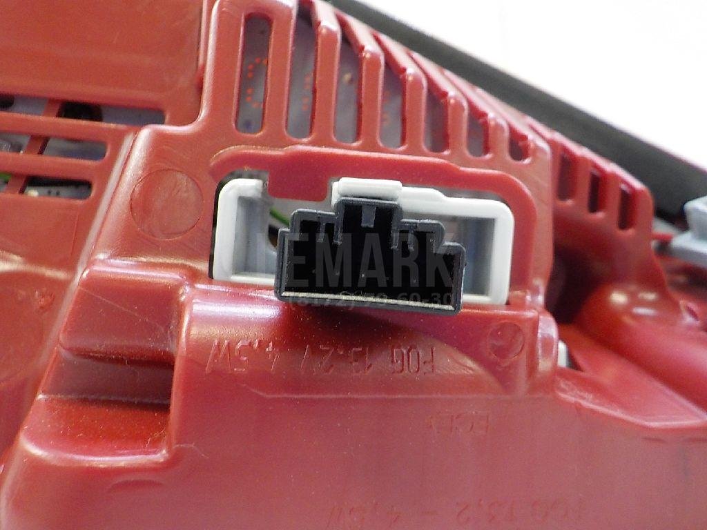 Фонарь задний внутренний левый