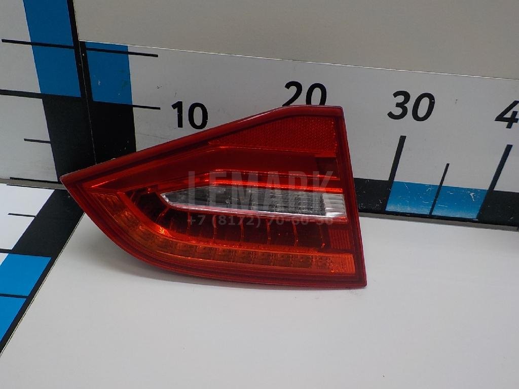 Фонарь задний внутренний левый
