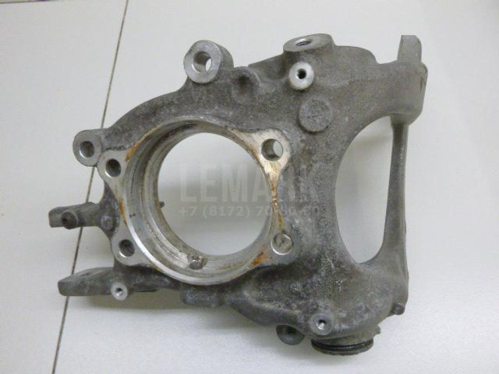 Кулак поворотный задний правый