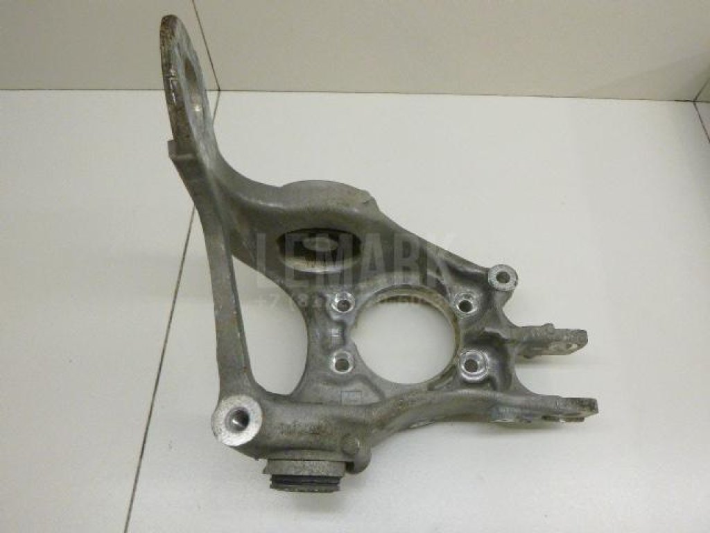 Кулак поворотный задний правый