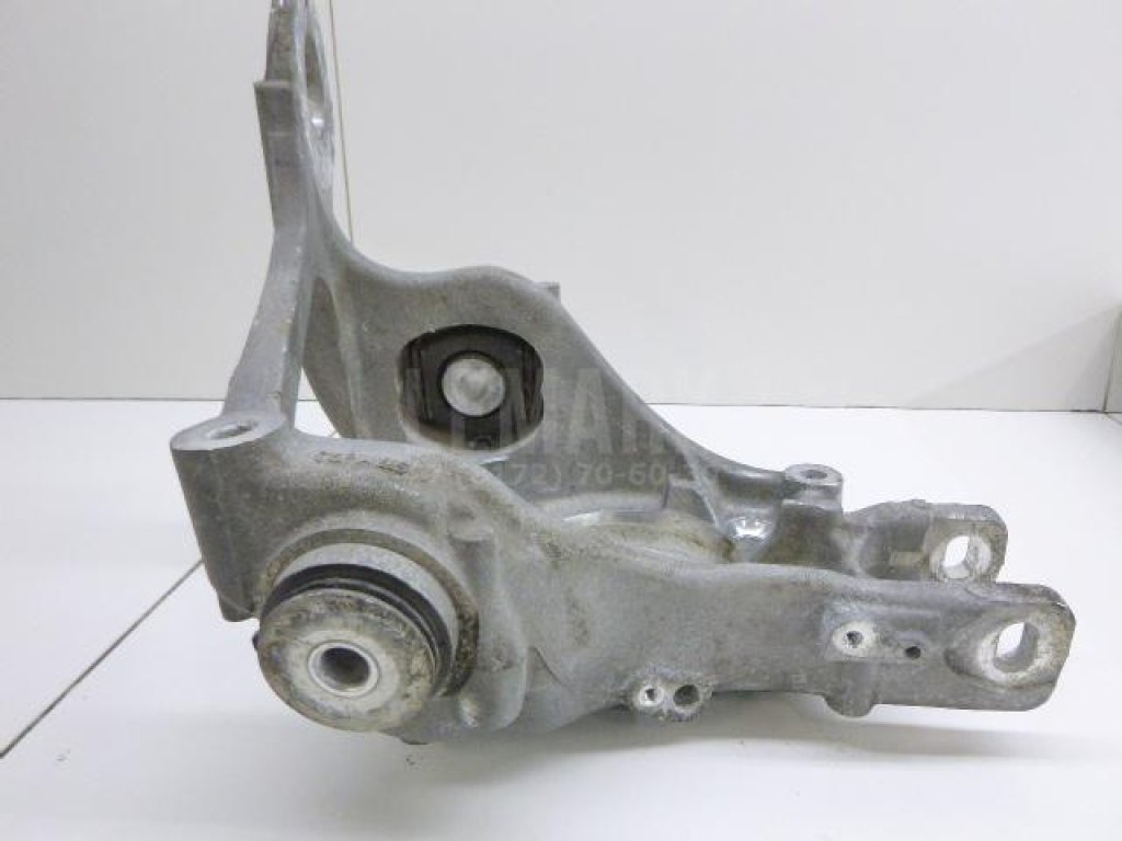 Кулак поворотный задний правый