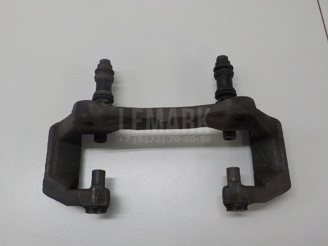 Скоба суппорта переднего