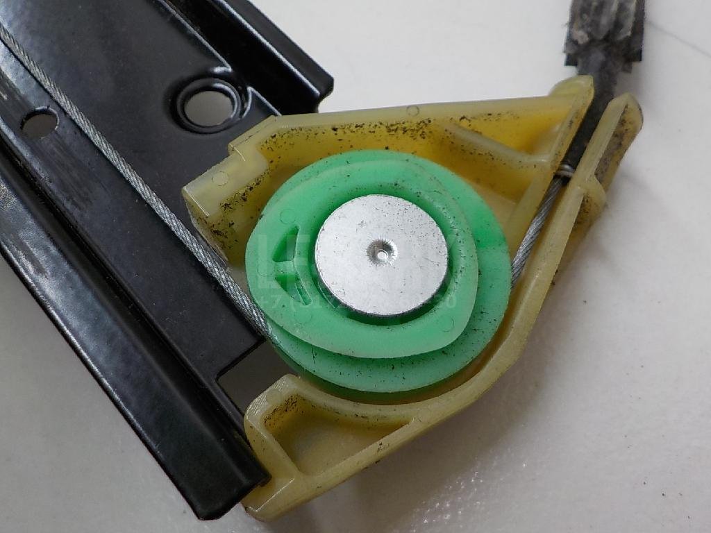 Стеклоподъемник электр. передний правый