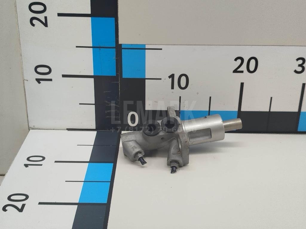 Цилиндр тормозной главный