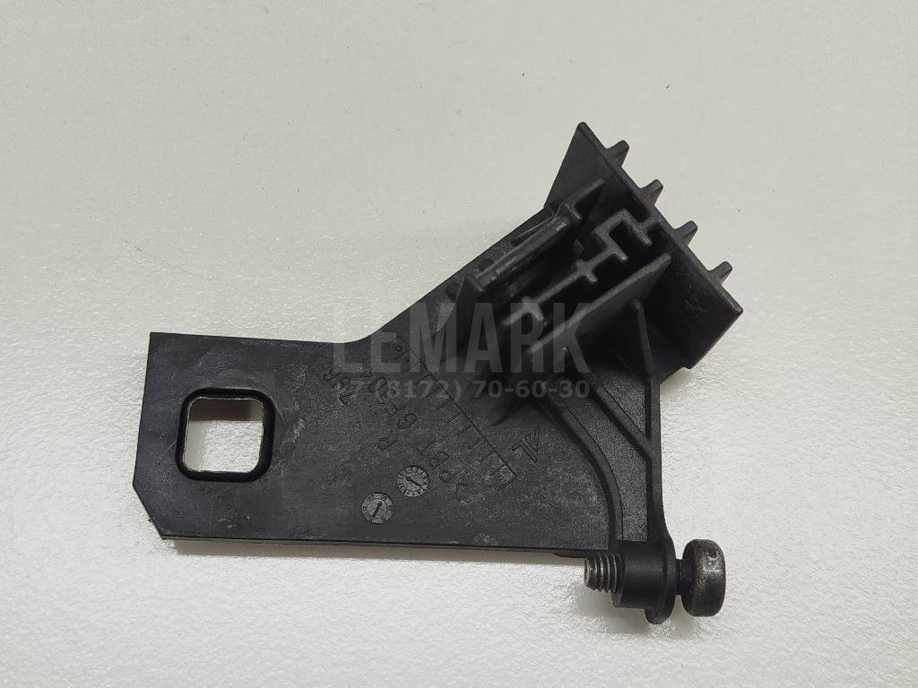 Кронштейн фар правый для  Audi 100 [C4] 1991-1994