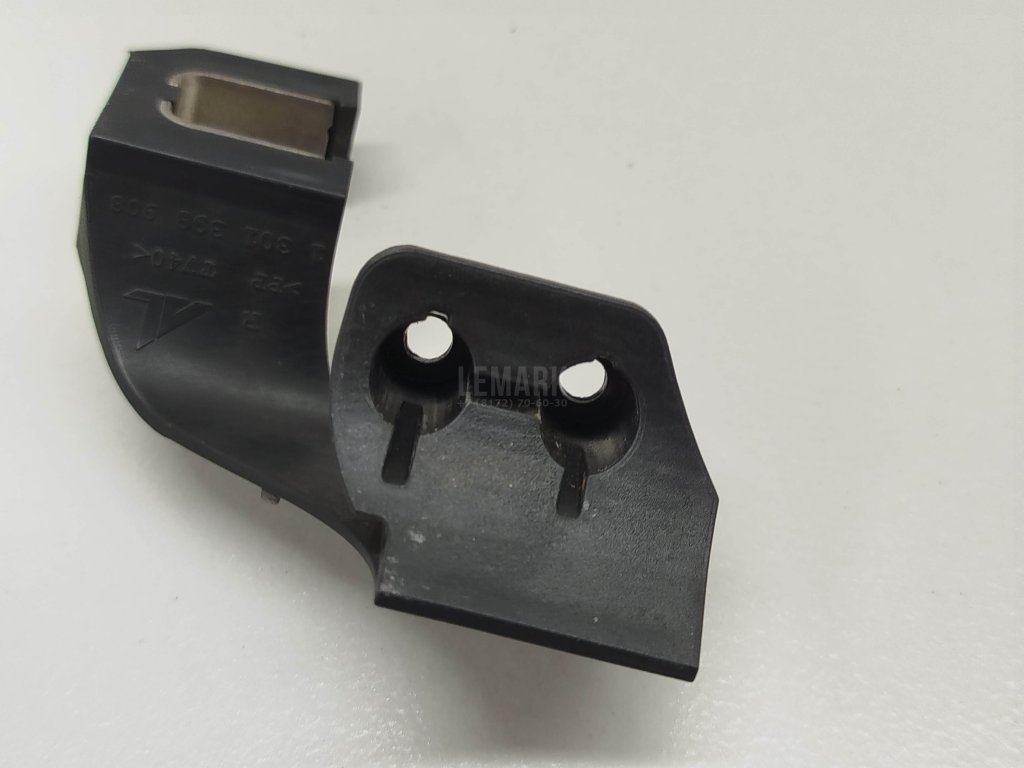 Кронштейн фар правый для  Audi A4 [B7] 2005-2007