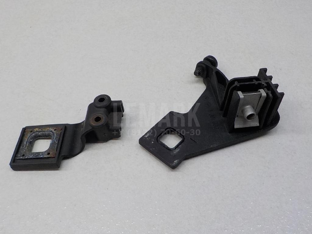 Кронштейн крепления фары