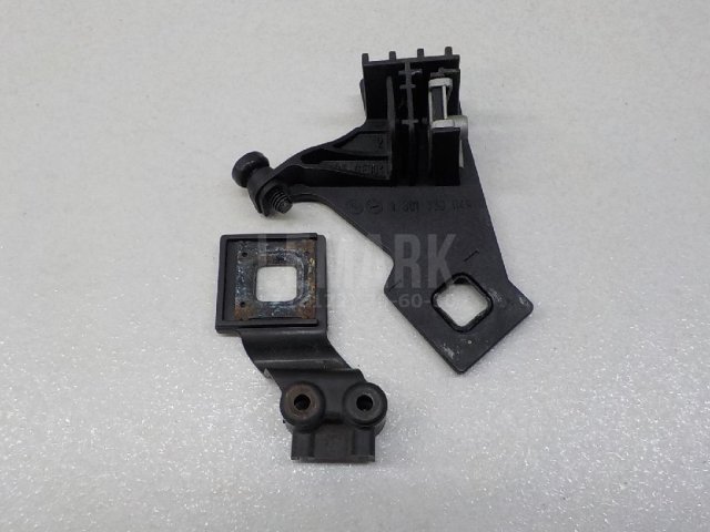 Кронштейн крепления фары