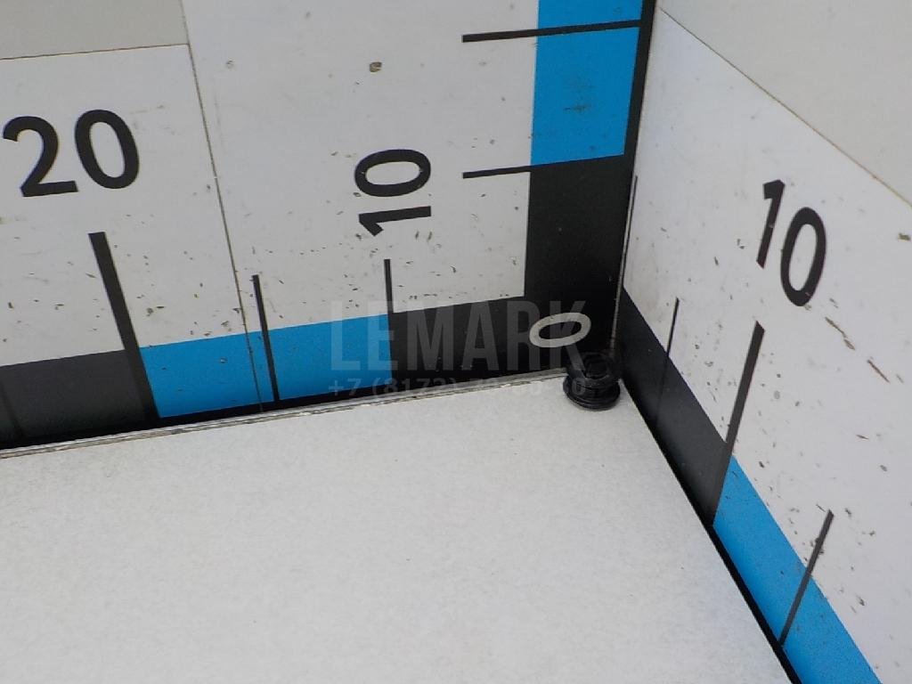 Отбойник капота