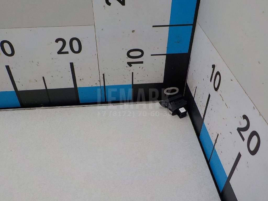 Кнопка центрального замка