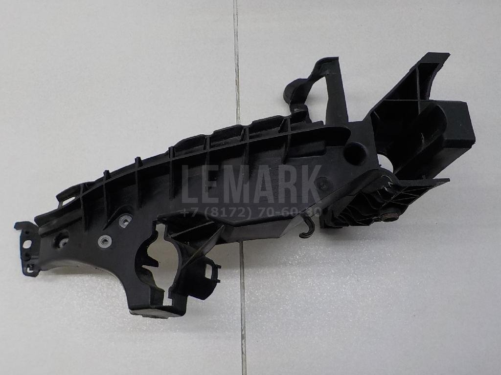 Кронштейн фар правый для  Audi 100 [C4] 1991-1994