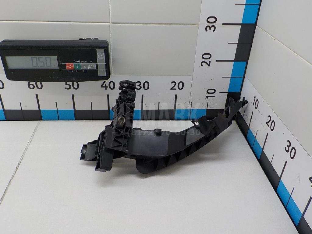 Кронштейн фар правый для  Audi 100 [C4] 1991-1994