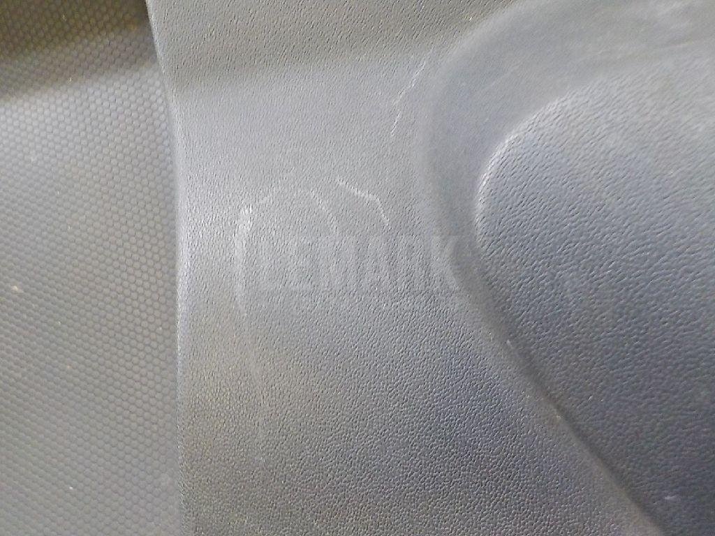 Кожух замка капота