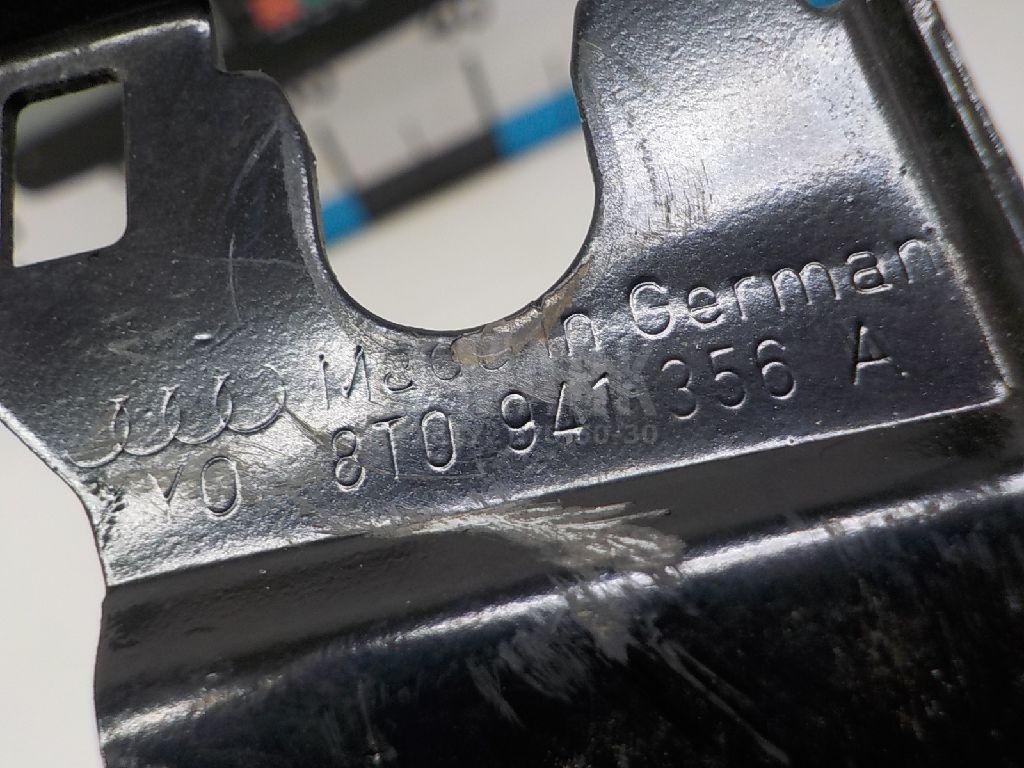 Кронштейн фар правый для  Audi A3 [8PA] Sportback 2004-2013