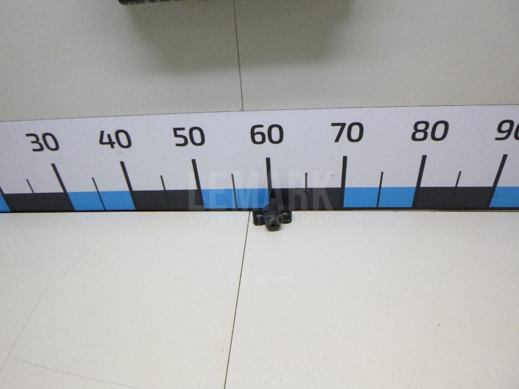 Отбойник крышки багажника