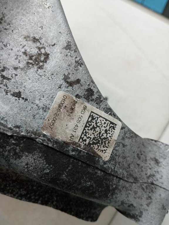 Кулак поворотный задний левый