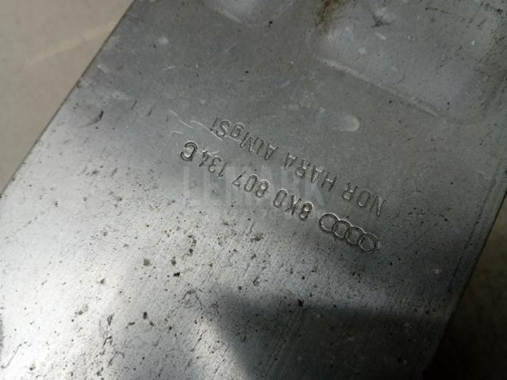 Кронштейн усилителя переднего бампера правый