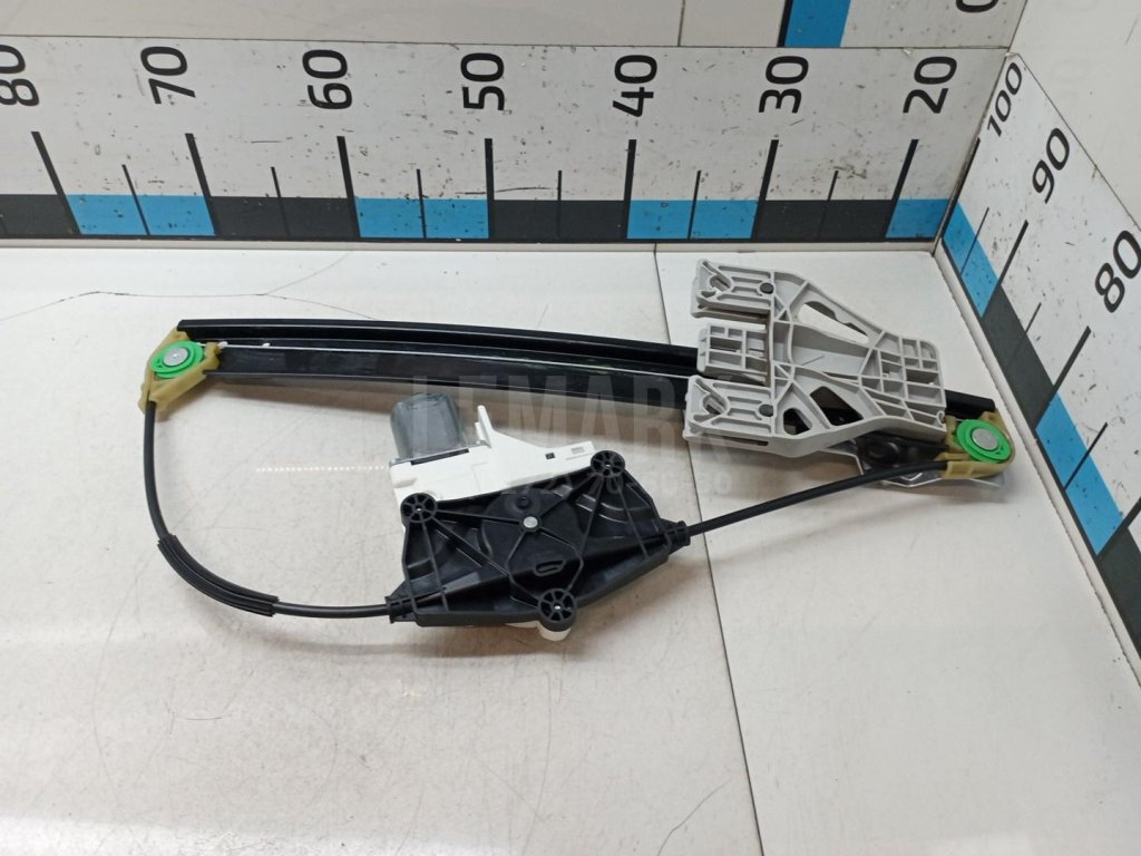 Стеклоподъемник электр. задний левый