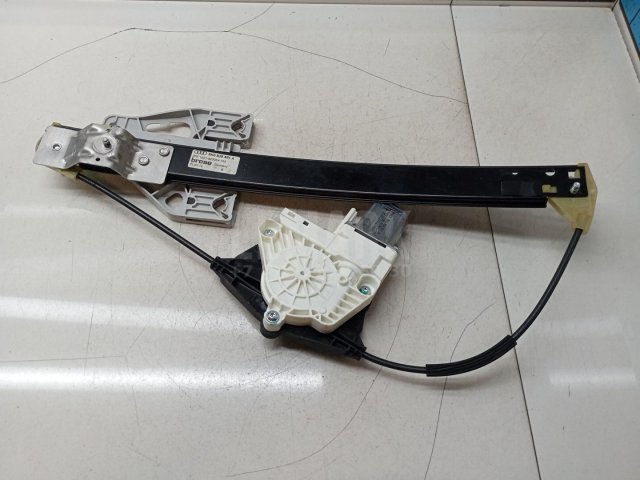 Стеклоподъемник электр. задний левый