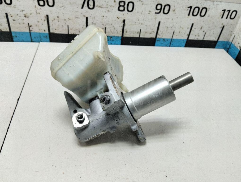 Цилиндр тормозной главный