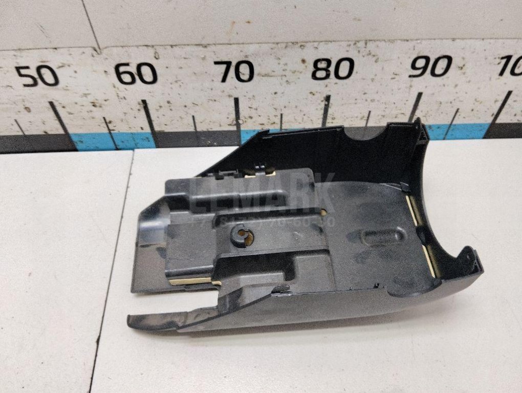 Кожух рулевой колонки нижний