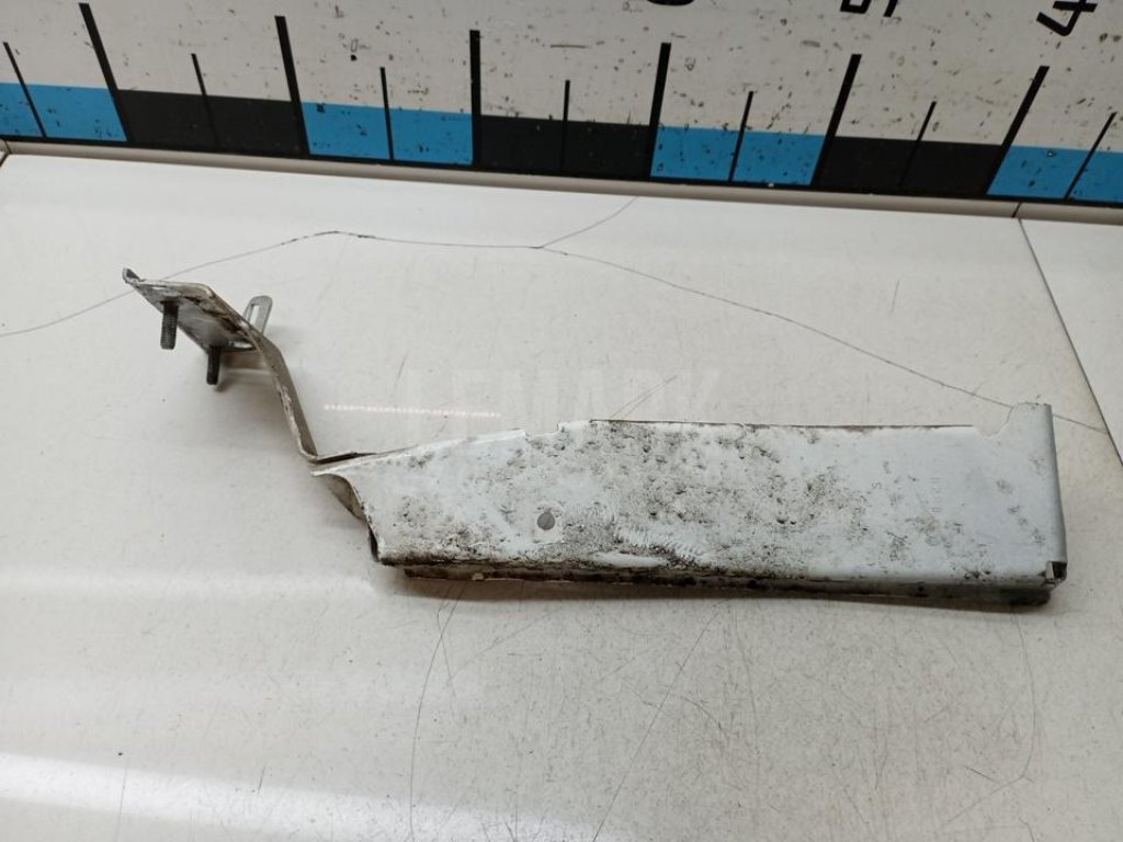 Кронштейн крепления крыла