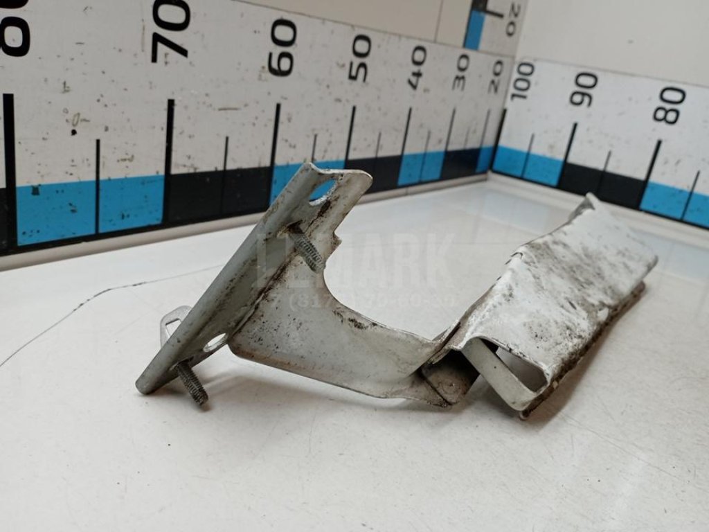 Кронштейн крепления крыла