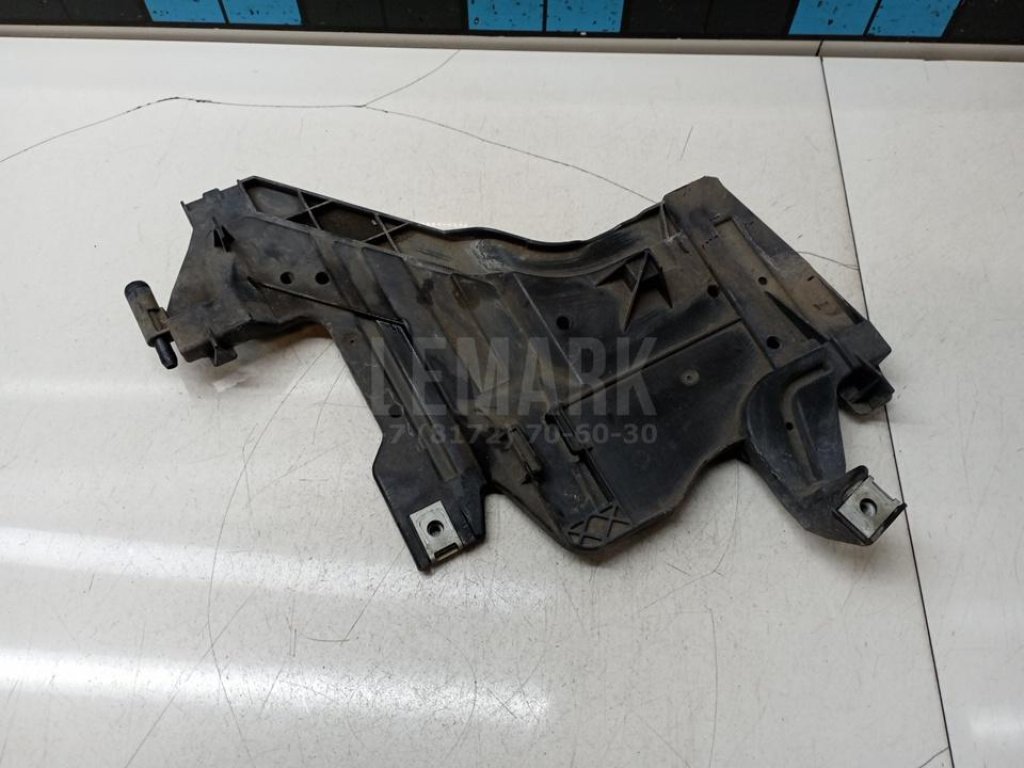 Кронштейн крепления фары