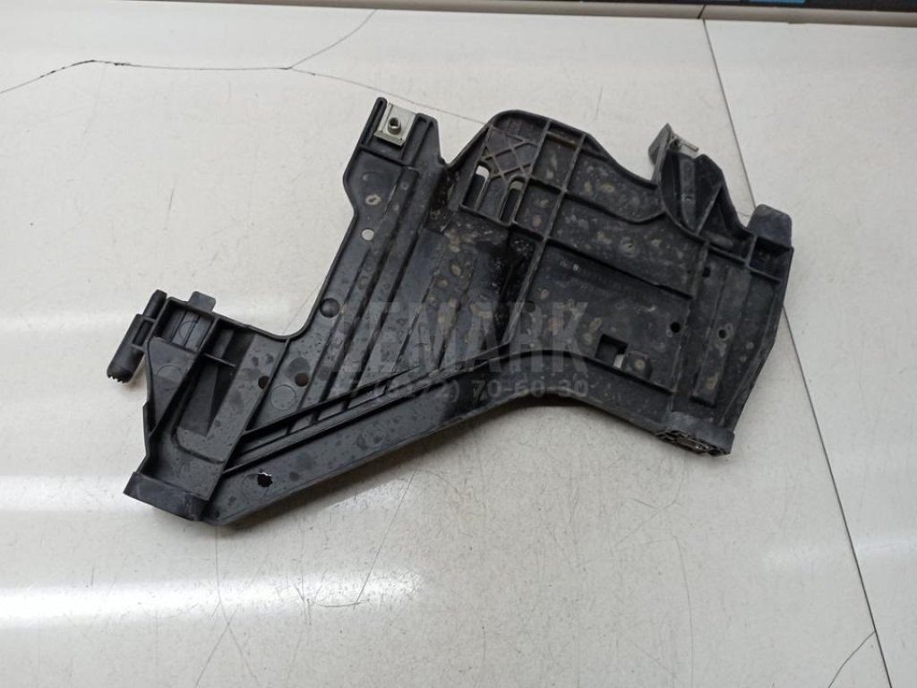 Кронштейн крепления фары