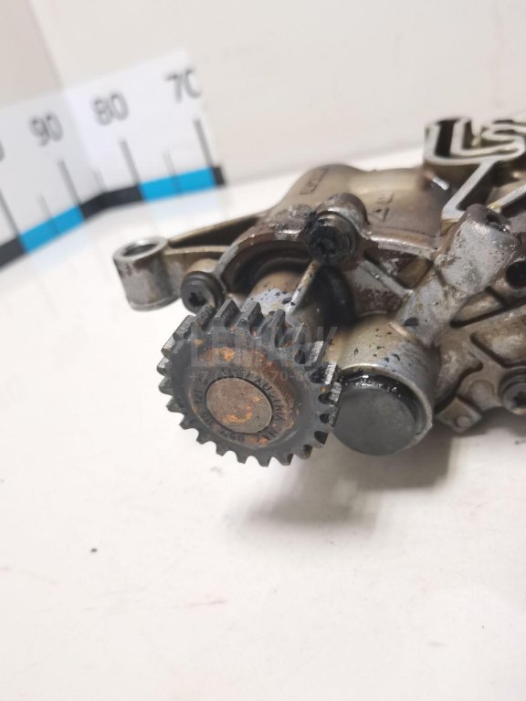 Насос масляный